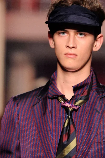 Look 90